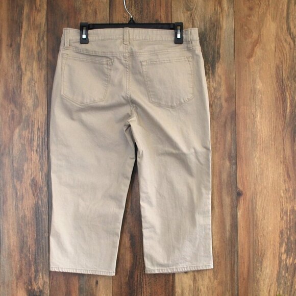 Riders by Lee Women's Mid Rise Khaki Capri 10M - Picture 5 of 6